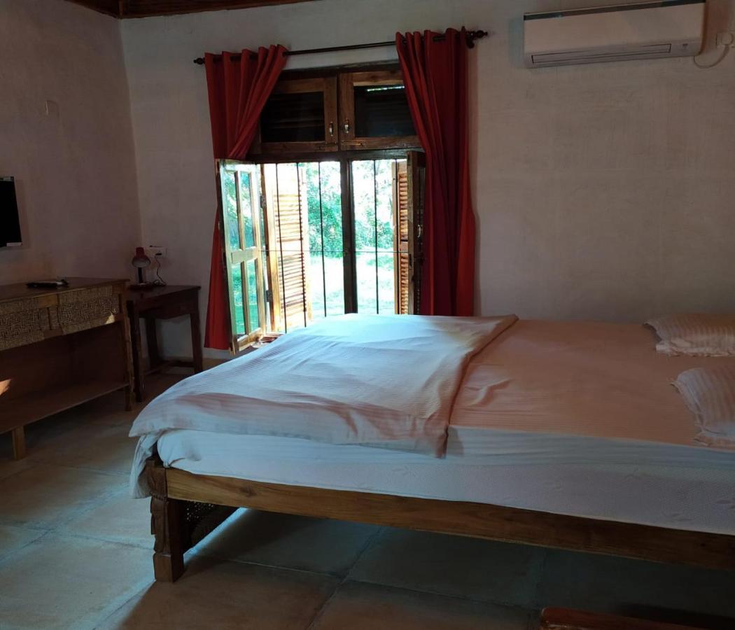 Raktokorobi Karu Gram Otel Sri Niketan Dış mekan fotoğraf