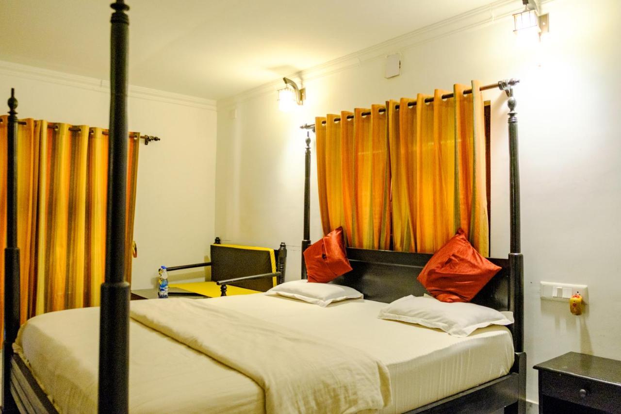 Raktokorobi Karu Gram Otel Sri Niketan Dış mekan fotoğraf