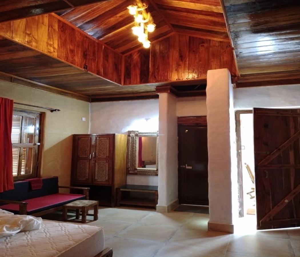 Raktokorobi Karu Gram Otel Sri Niketan Dış mekan fotoğraf