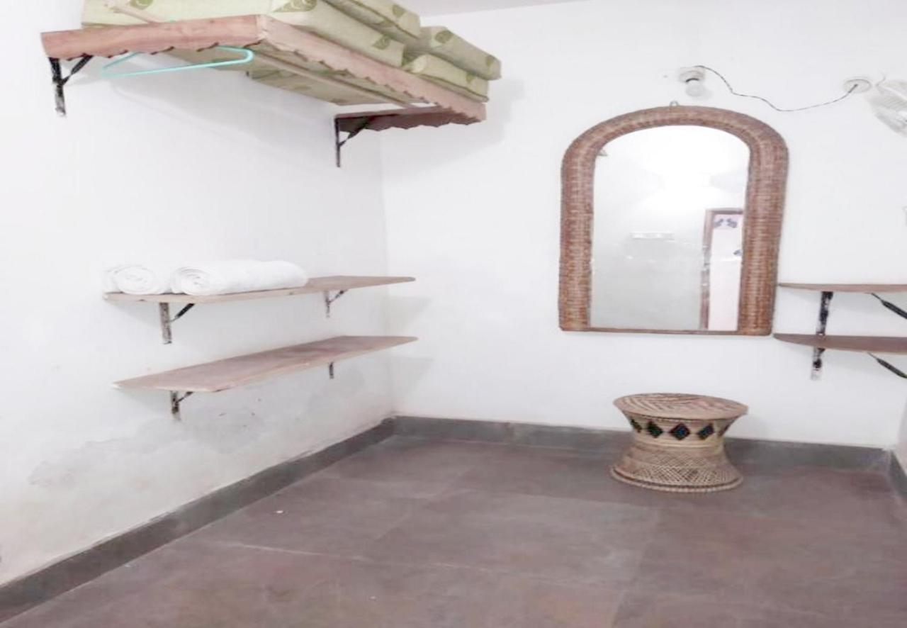 Raktokorobi Karu Gram Otel Sri Niketan Dış mekan fotoğraf