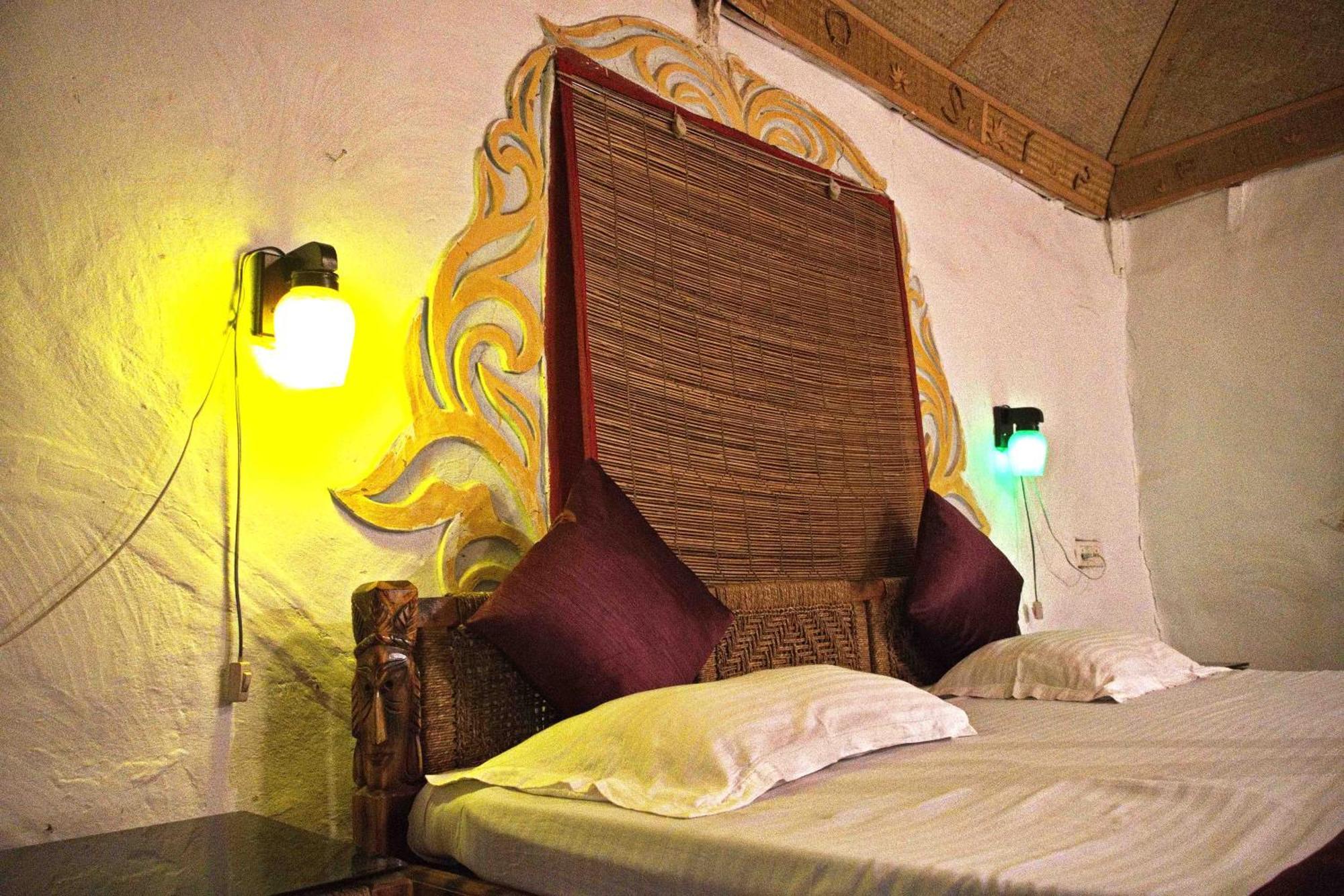 Raktokorobi Karu Gram Otel Sri Niketan Dış mekan fotoğraf
